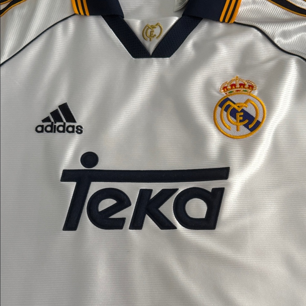 Adidas 99/00 Real Madrid White Jersey - Picture 5 of 10